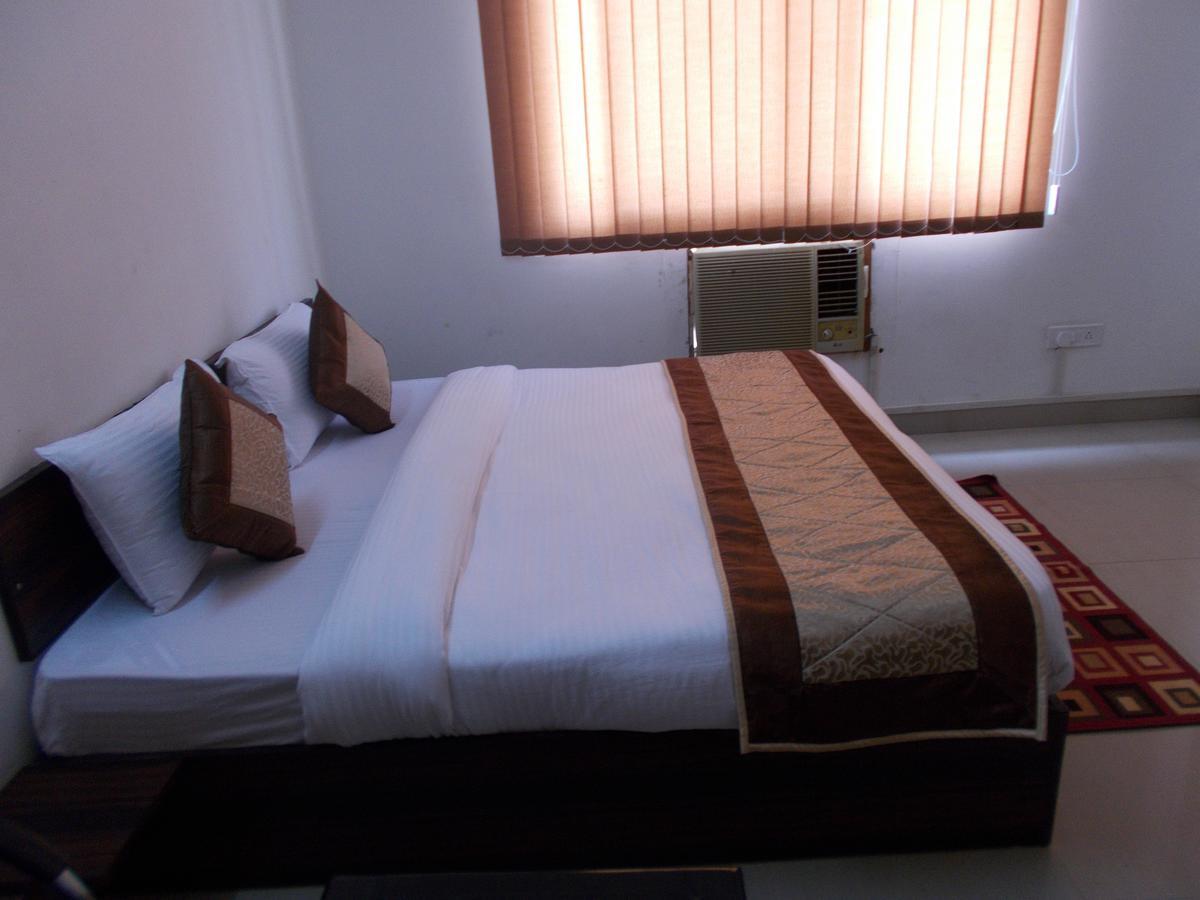 The Radiance Suites And Apartment New Delhi Exterior foto