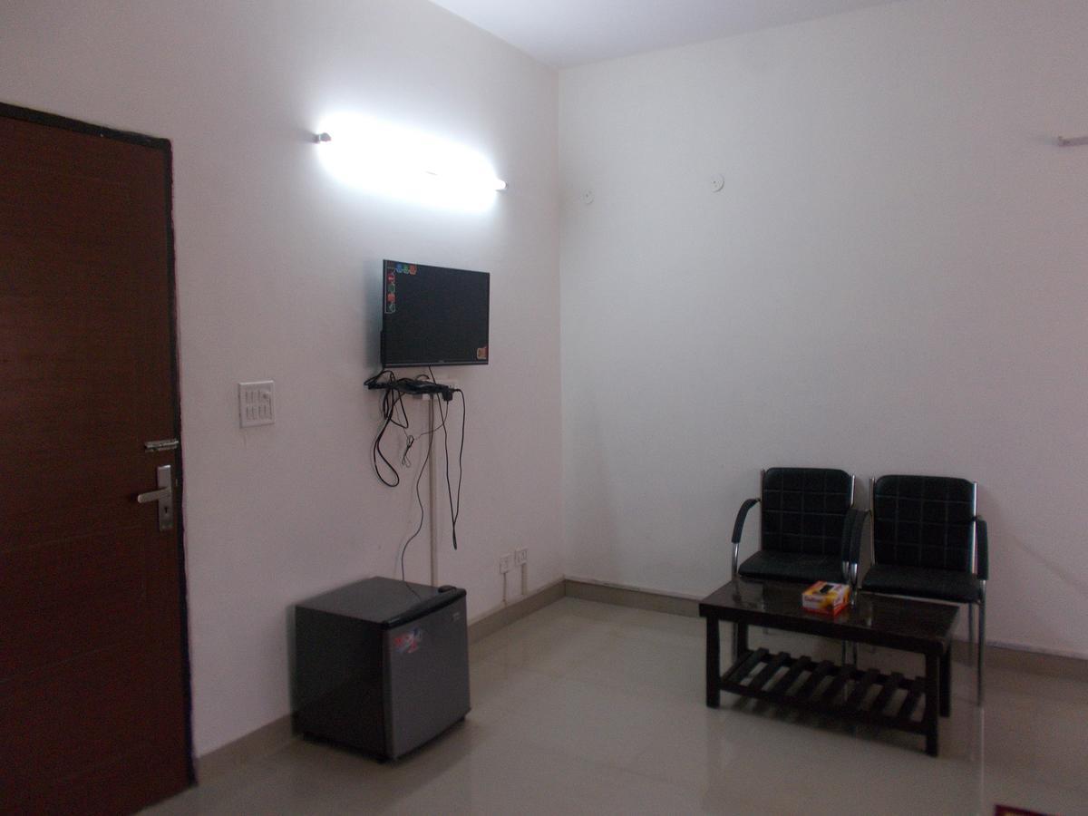 The Radiance Suites And Apartment New Delhi Exterior foto