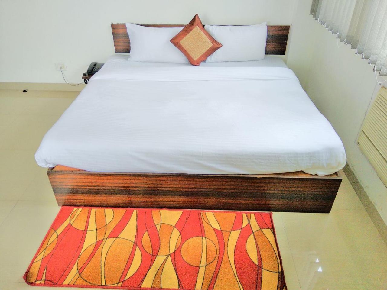 The Radiance Suites And Apartment New Delhi Exterior foto