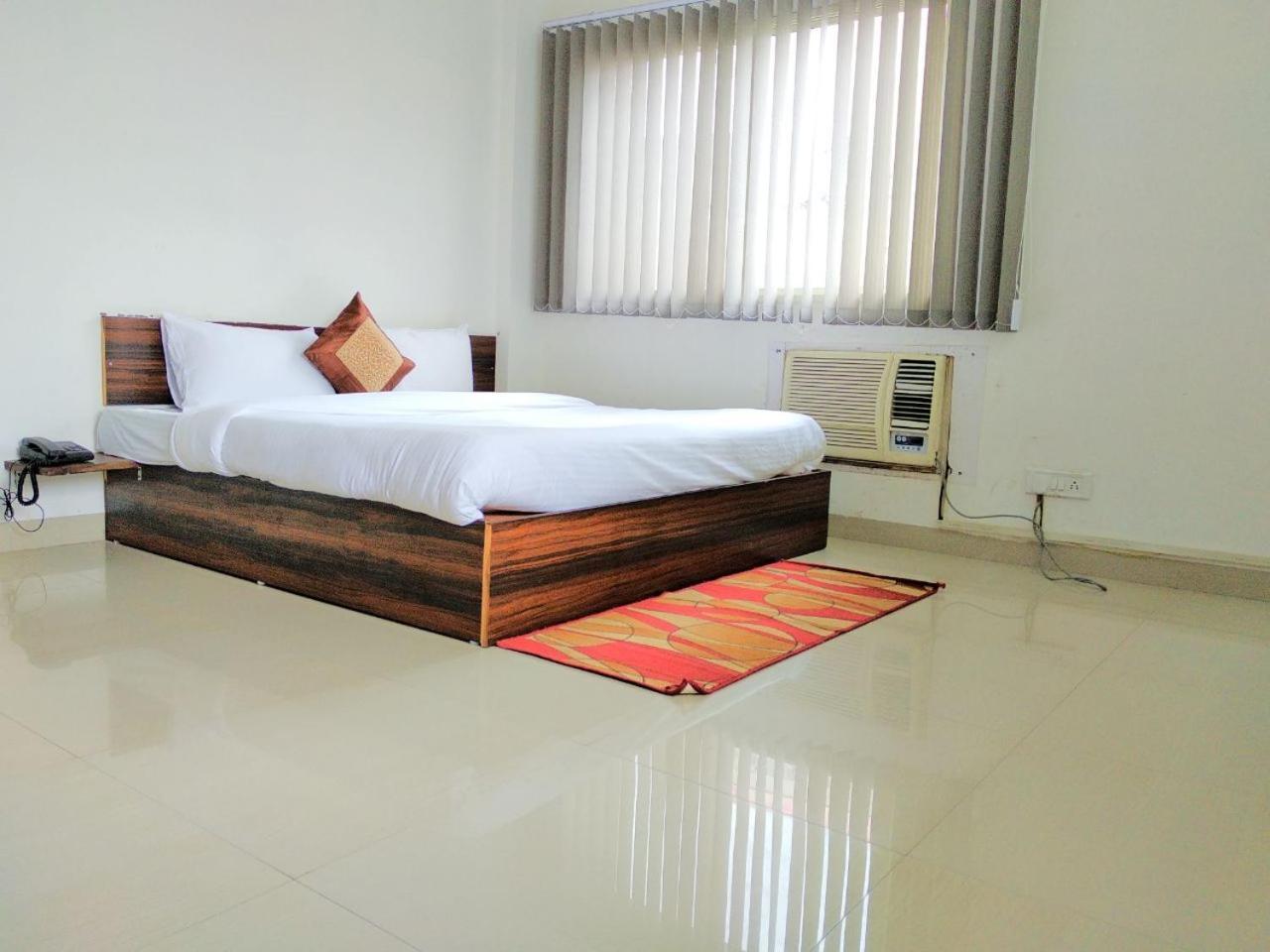 The Radiance Suites And Apartment New Delhi Exterior foto
